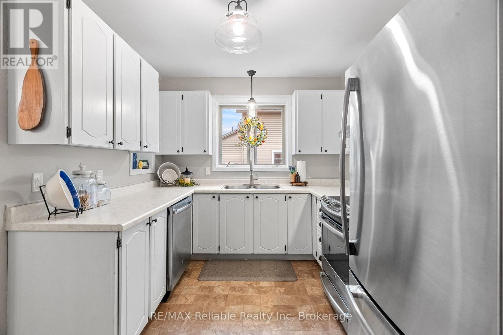 88 East William Street, Huron East, Ontario  N0K 1W0 - Photo 7 - X12355389