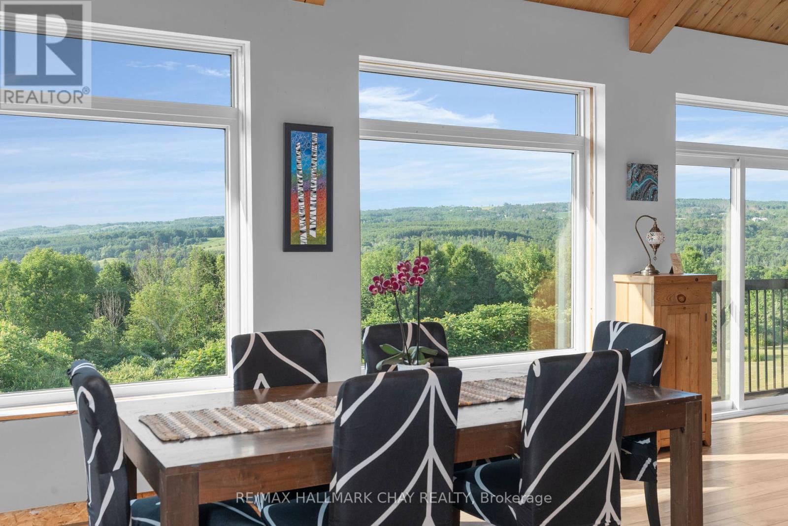 7724 County Road 9, Clearview, Ontario  L0M 1G0 - Photo 6 - S12355247