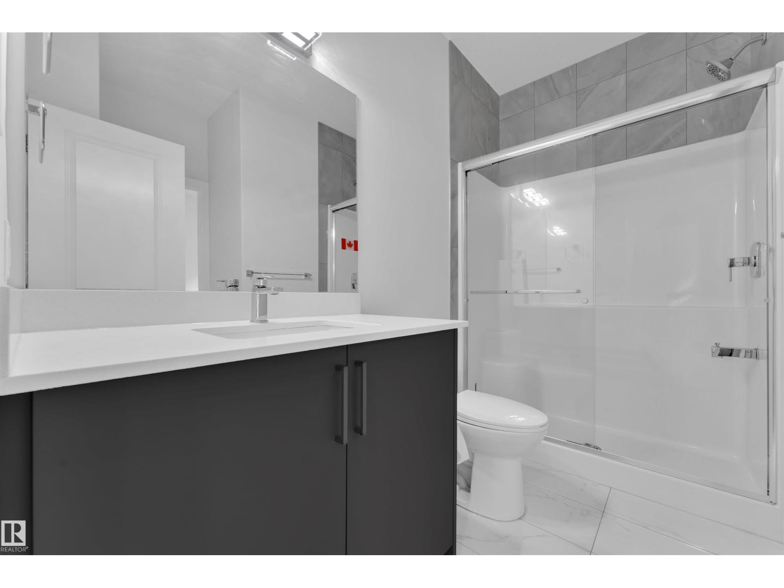 Property at 348 33 AV NW image 3