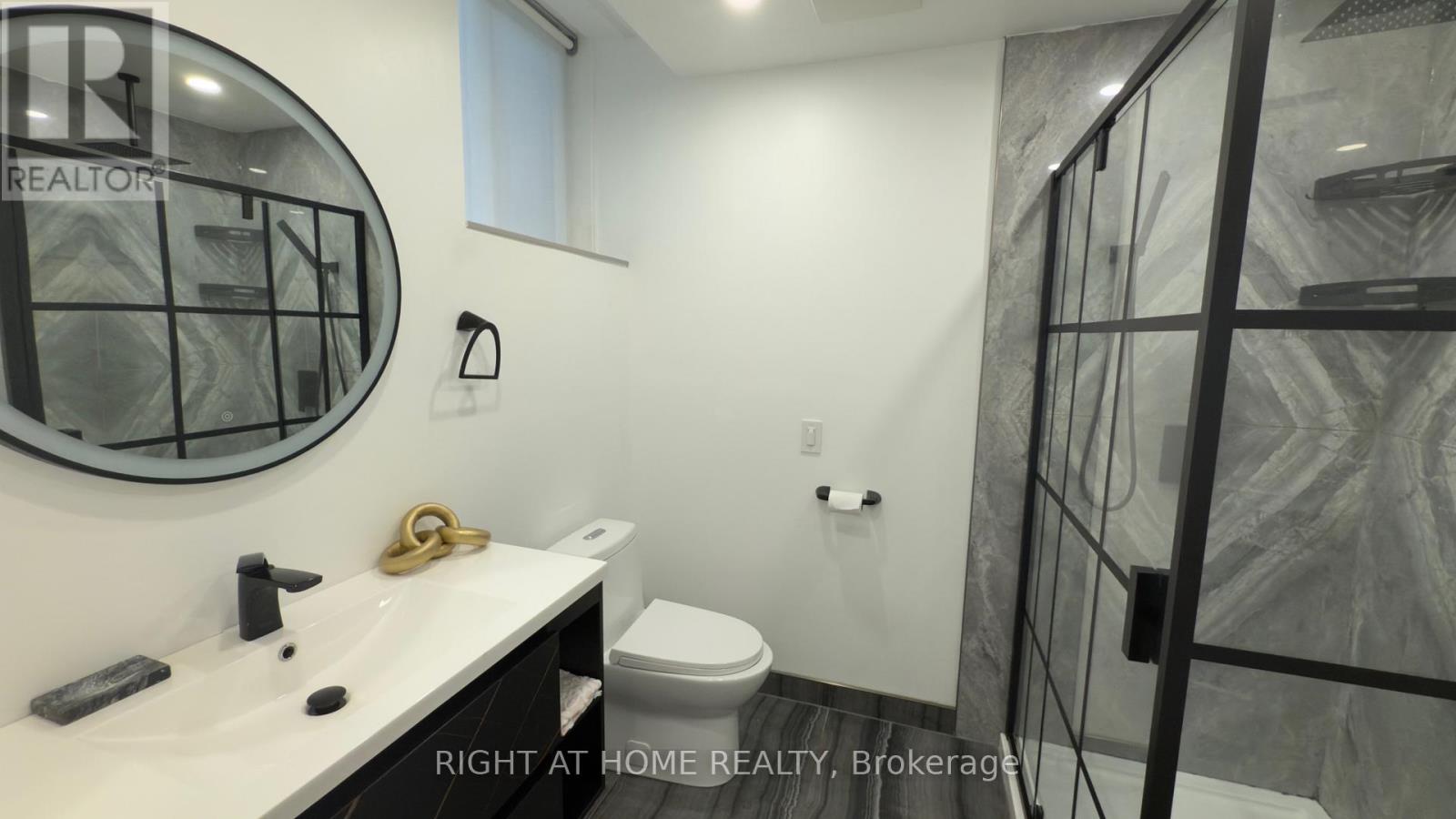 59 Eden Valley Drive, Toronto, Ontario  M9A 4Z5 - Photo 3 - W12355228
