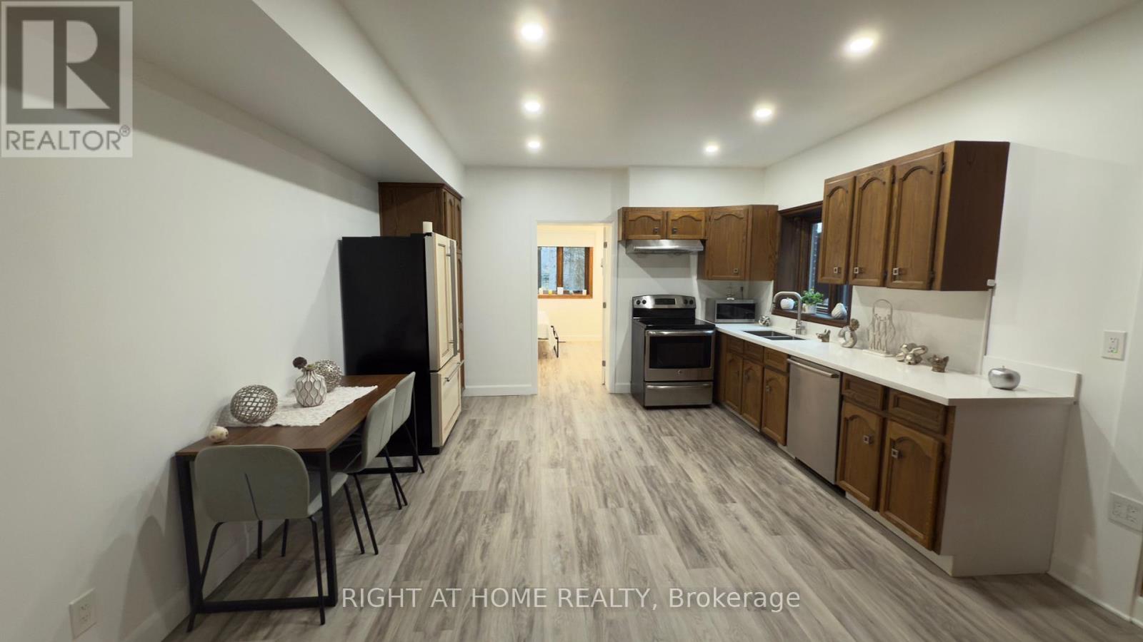 59 Eden Valley Drive, Toronto, Ontario  M9A 4Z5 - Photo 7 - W12355228