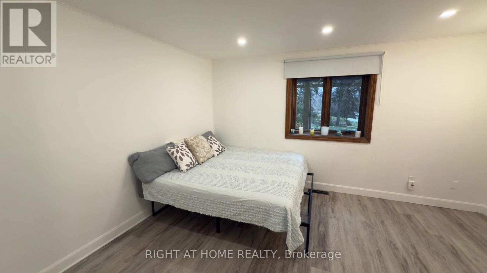 59 Eden Valley Drive, Toronto, Ontario  M9A 4Z5 - Photo 9 - W12355228