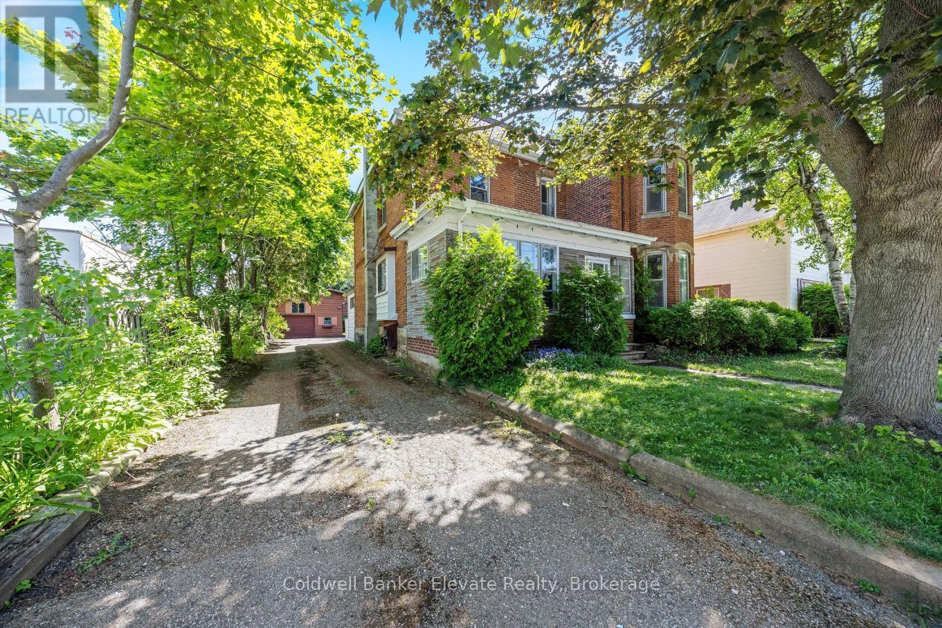 53 Willow Street N, Halton Hills, Ontario  L7J 1Z8 - Photo 2 - W12355243