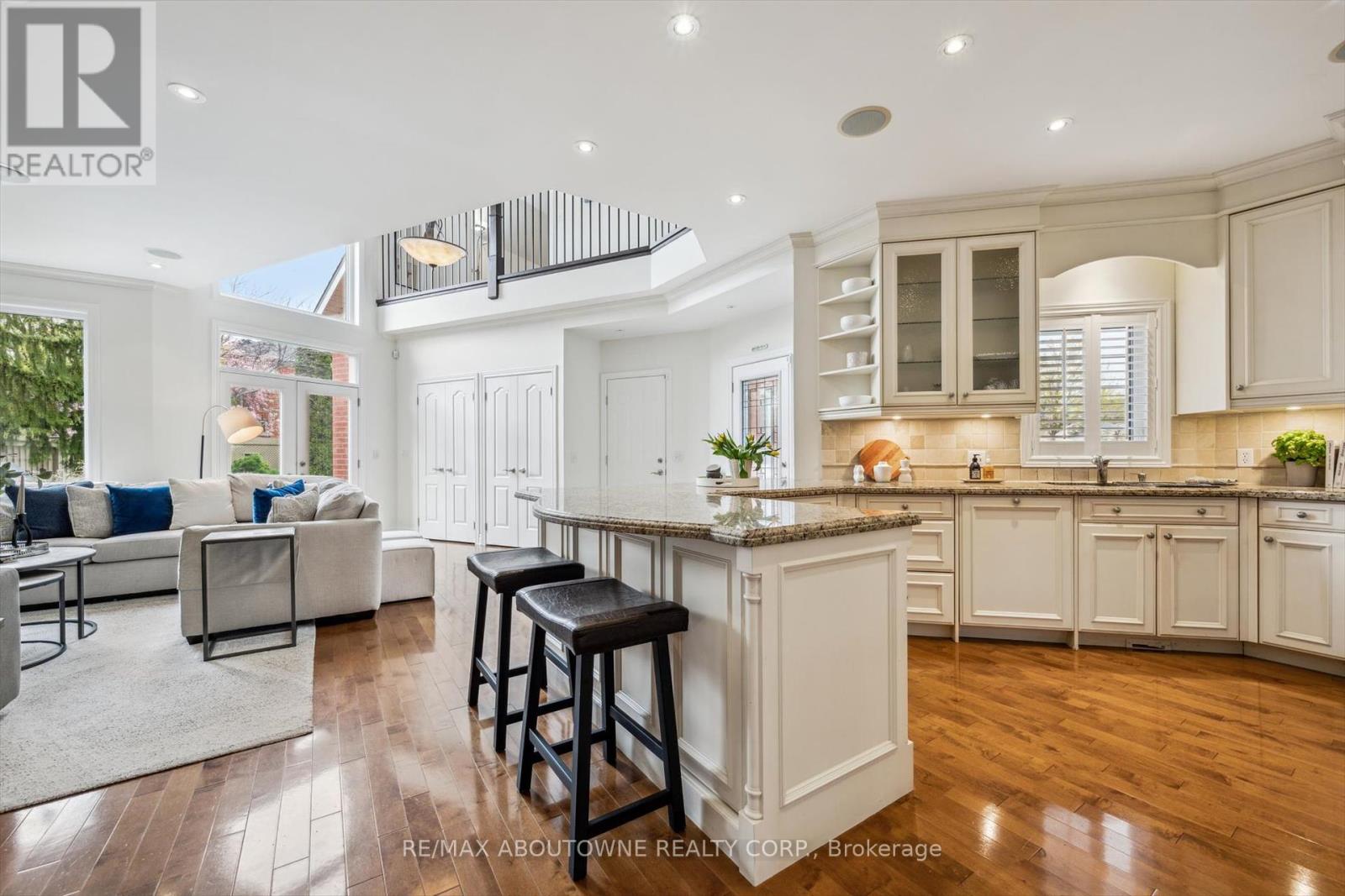 101 Westchester Road, Oakville, Ontario  L6H 6H8 - Photo 16 - W12355265