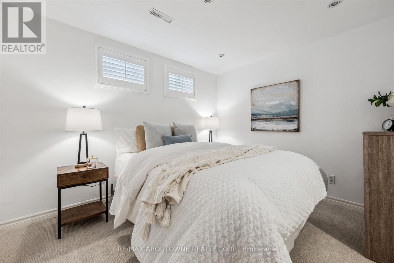 101 Westchester Road, Oakville, Ontario  L6H 6H8 - Photo 33 - W12355265