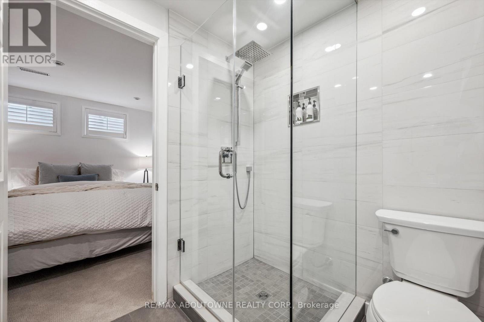 101 Westchester Road, Oakville, Ontario  L6H 6H8 - Photo 36 - W12355265