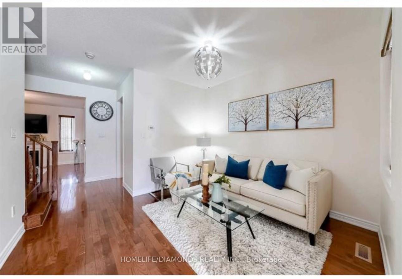 35 Fishing Crescent, Brampton, Ontario  L6V 4T4 - Photo 4 - W12355274