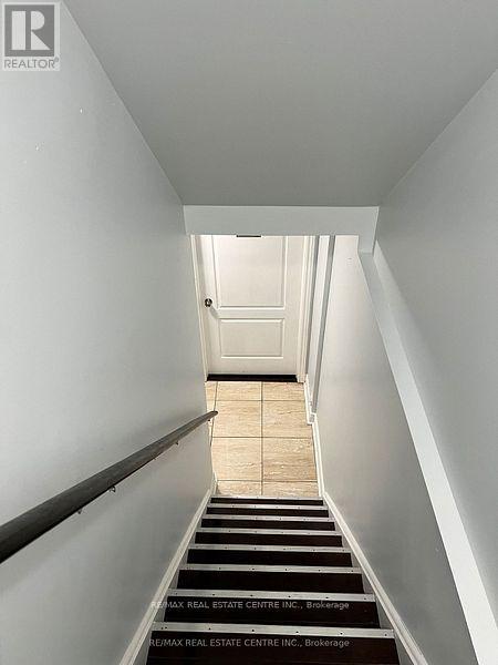 Lower - 40 Victoriaville Road, Brampton, Ontario  L6X 5J4 - Photo 3 - W12355300