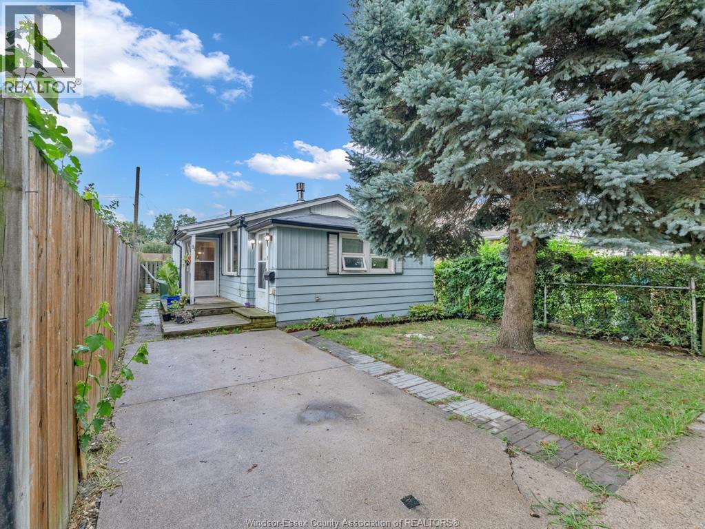91 Balaclava Street South, Amherstburg, Ontario  N9V 2G7 - Photo 2 - 25021206