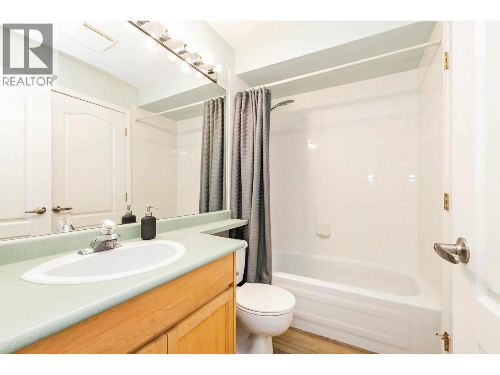 302 22722 Lougheed Highway, Maple Ridge, British Columbia  V2X 2V6 - Photo 17 - R3037180