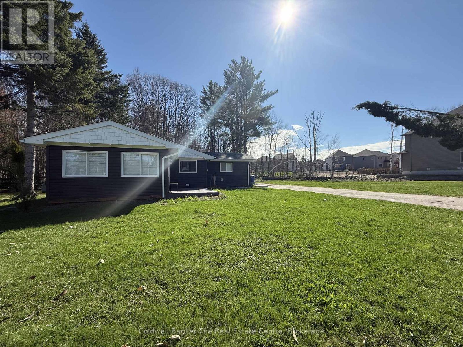 460 Wellington Street, Gravenhurst, Ontario  P1P 1A5 - Photo 2 - X12124637