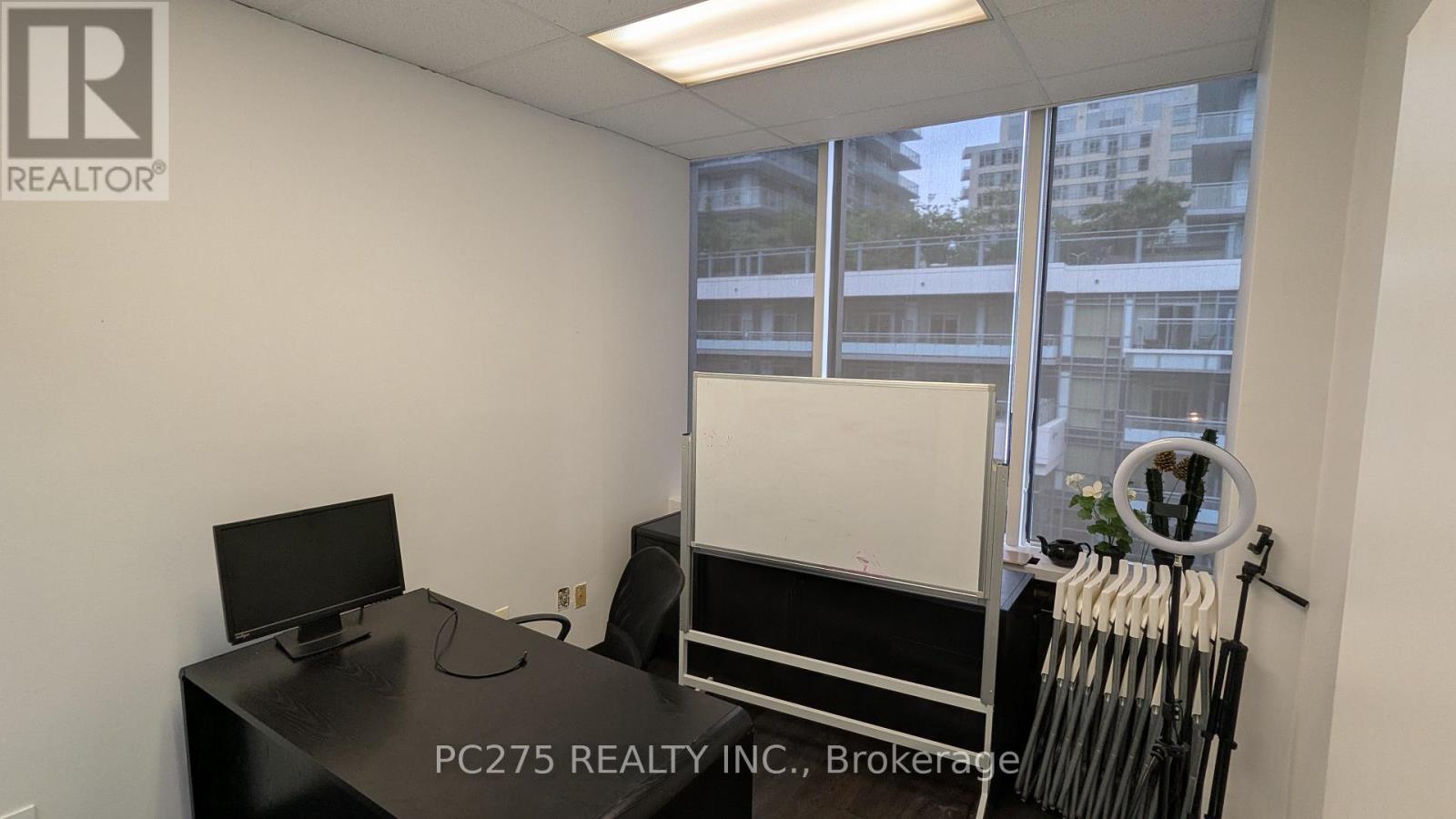 702 - 120 Eglinton Avenue E, Toronto, Ontario  M4P 1E2 - Photo 5 - C12355370
