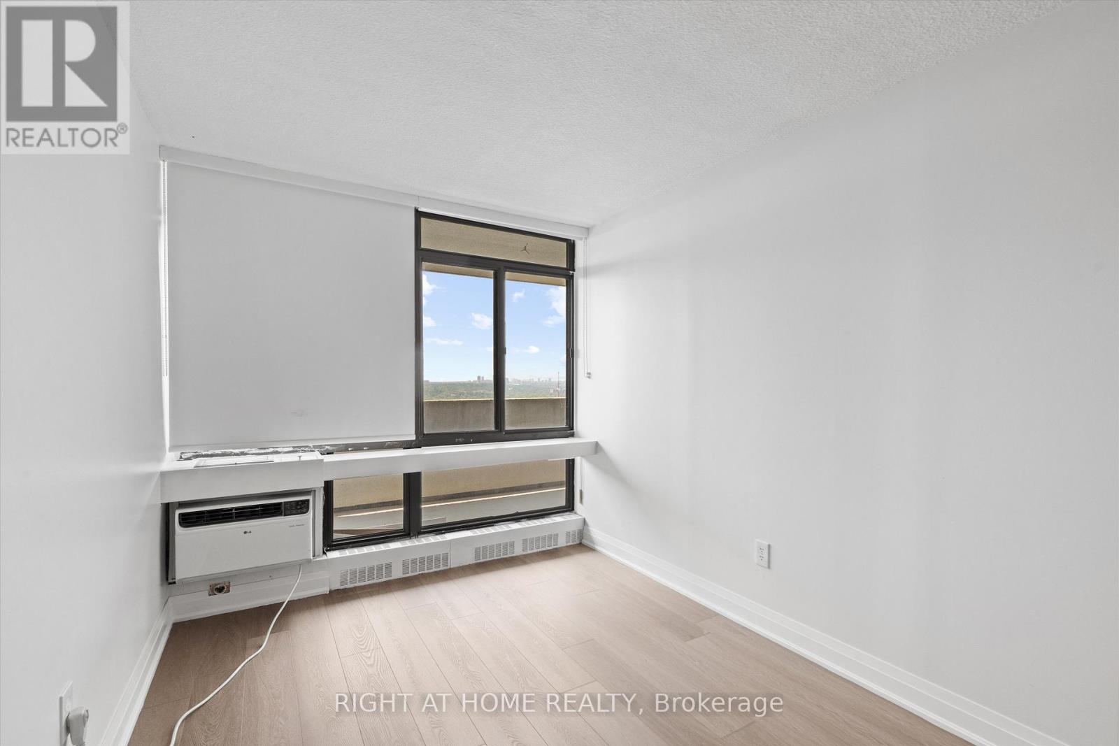 2209 - 3300 Don Mills Road, Toronto, Ontario  M2J 4X7 - Photo 13 - C12355372