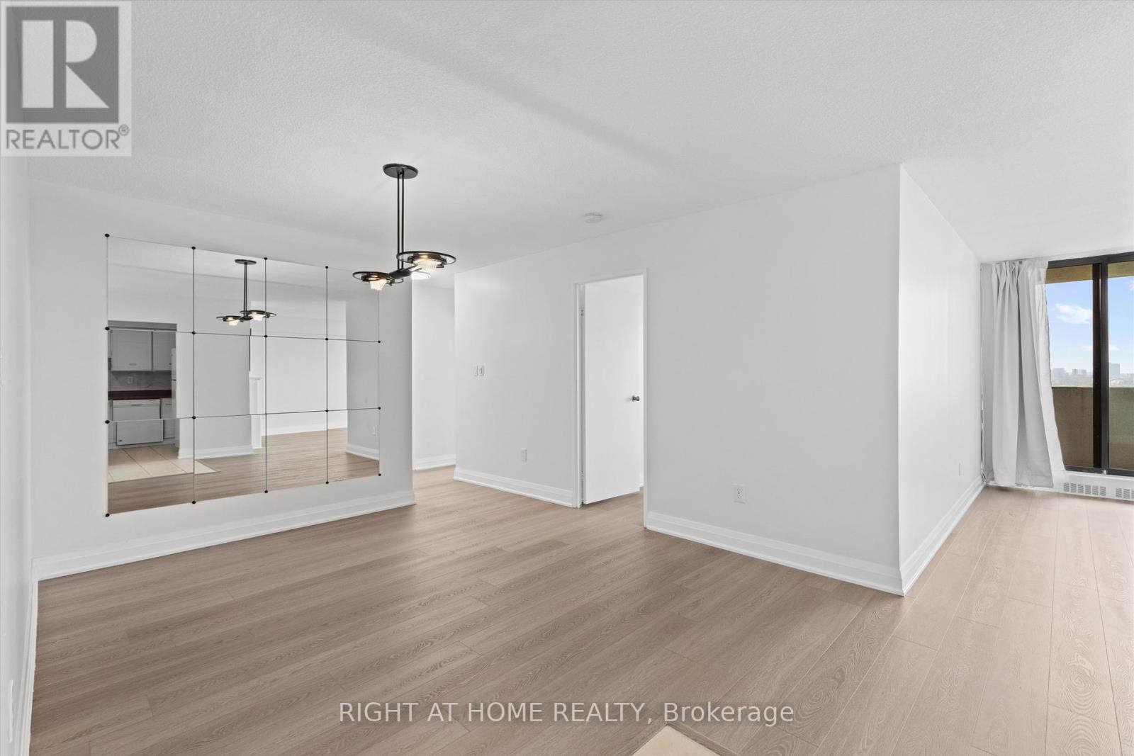2209 - 3300 Don Mills Road, Toronto, Ontario  M2J 4X7 - Photo 2 - C12355372