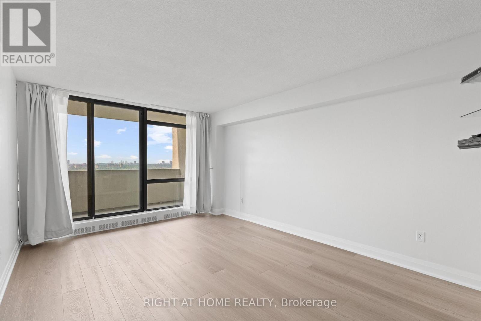 2209 - 3300 Don Mills Road, Toronto, Ontario  M2J 4X7 - Photo 4 - C12355372