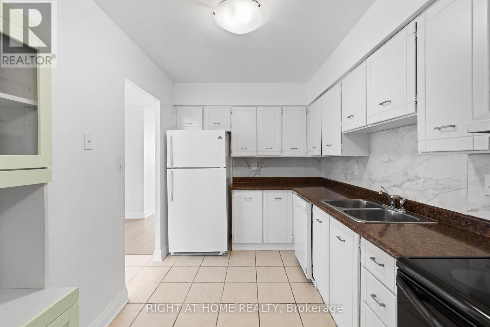 2209 - 3300 Don Mills Road, Toronto, Ontario  M2J 4X7 - Photo 8 - C12355372