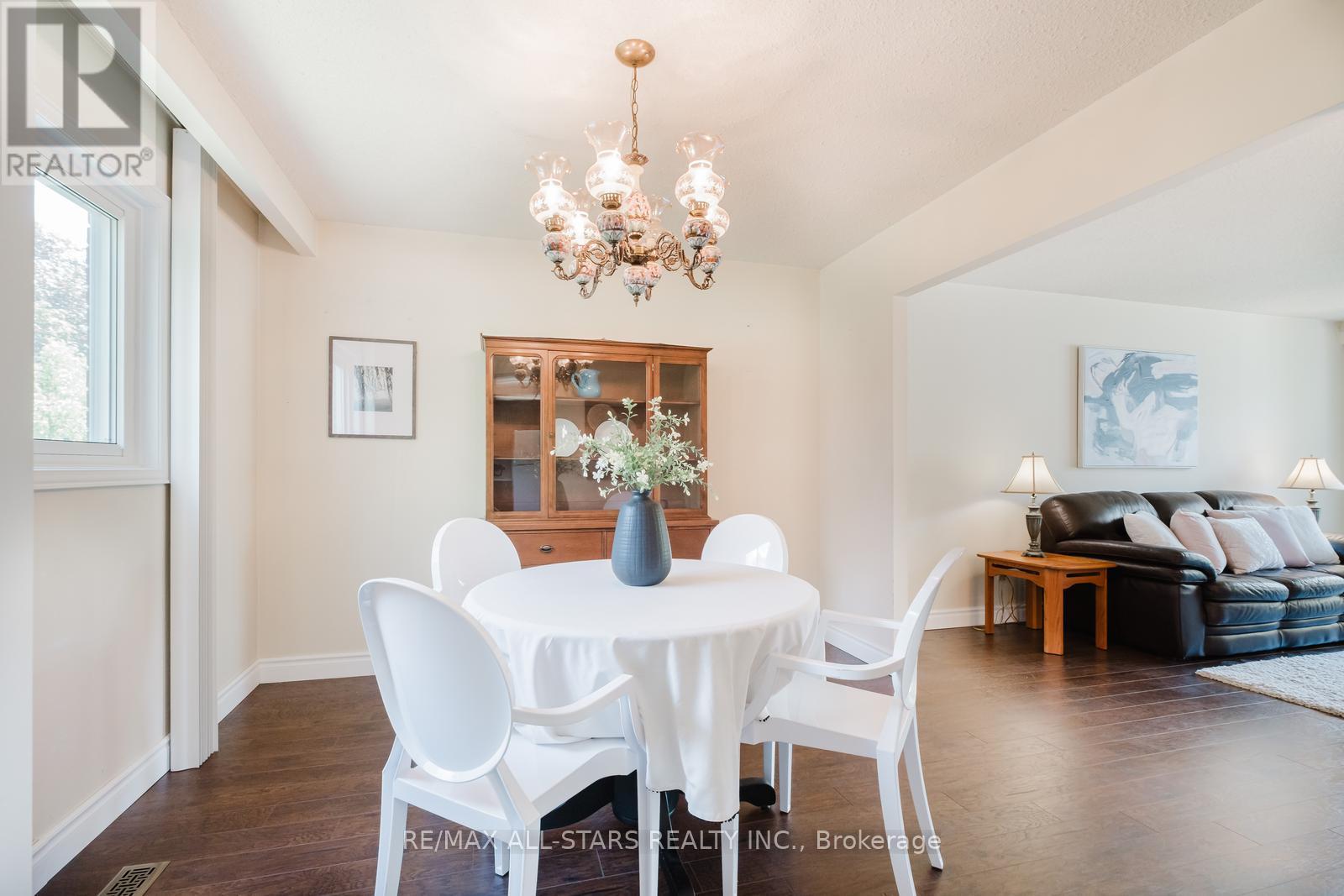 45 Wellpark Boulevard, Toronto, Ontario  M1V 1A6 - Photo 10 - E12355326