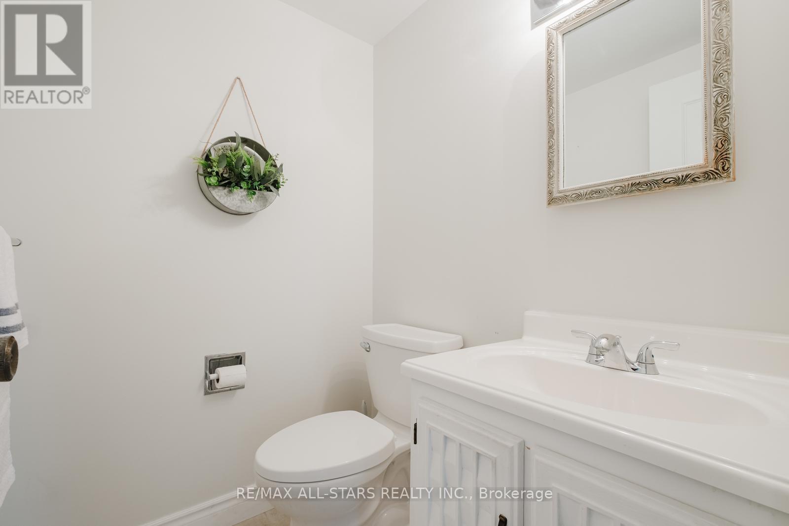 45 Wellpark Boulevard, Toronto, Ontario  M1V 1A6 - Photo 17 - E12355326