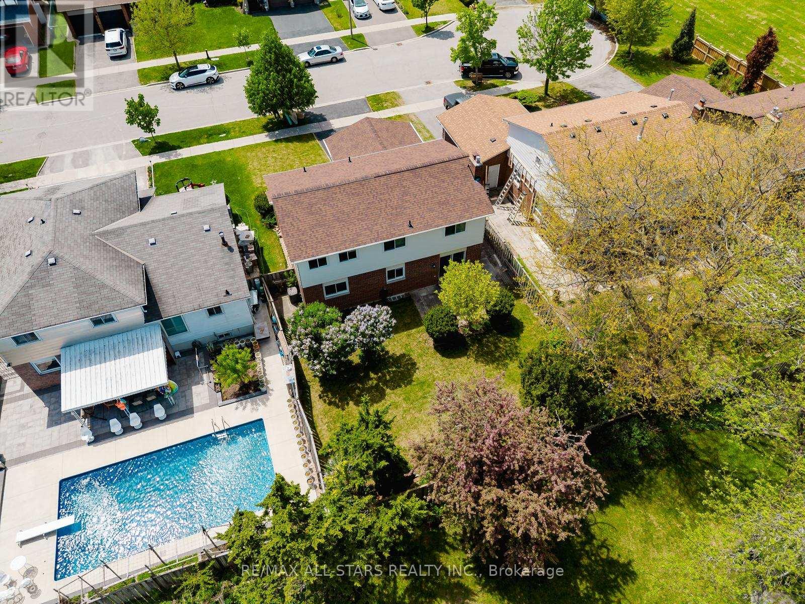 45 Wellpark Boulevard, Toronto, Ontario  M1V 1A6 - Photo 33 - E12355326