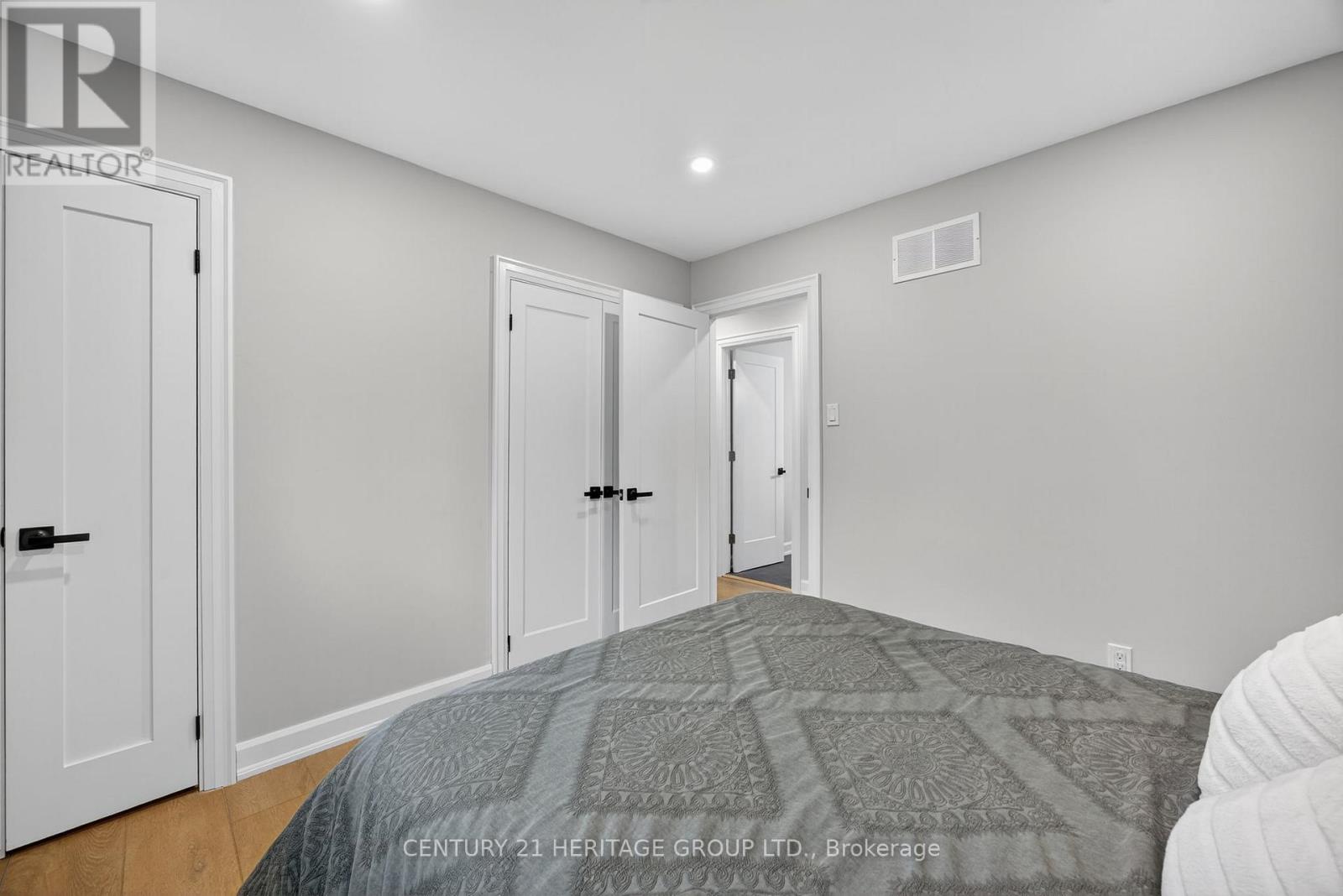 1282 Temple Avenue, Innisfil, Ontario  L0L 1C0 - Photo 26 - N12355396