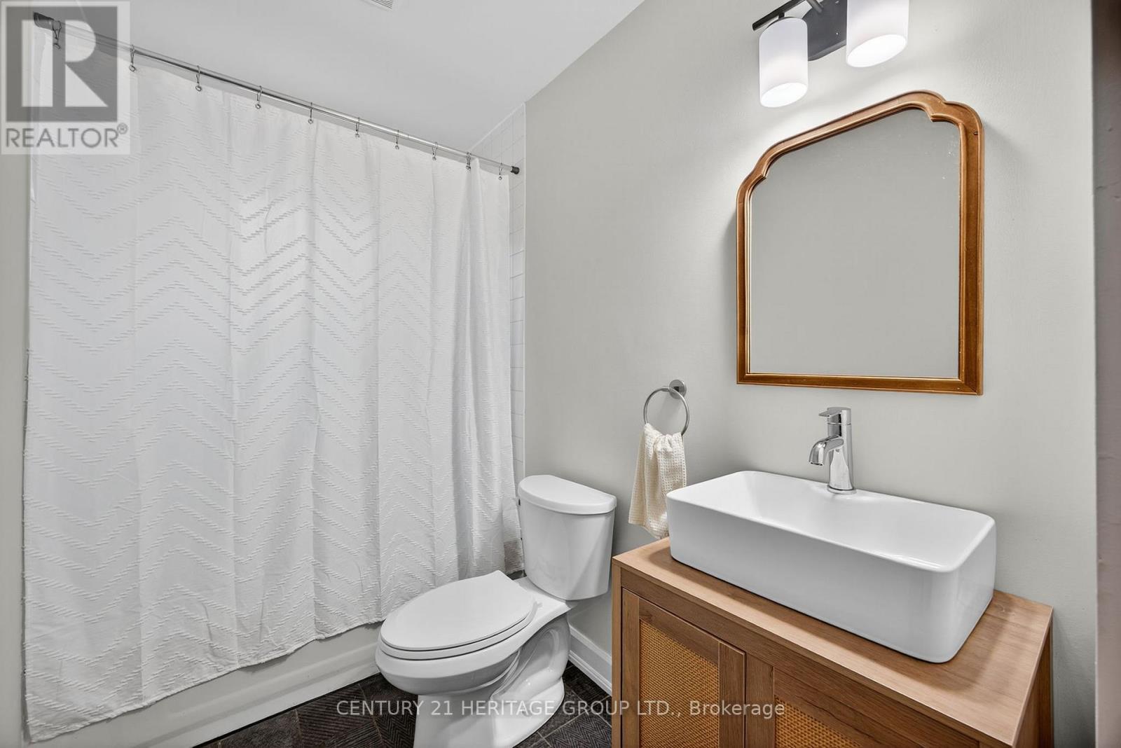1282 Temple Avenue, Innisfil, Ontario  L0L 1C0 - Photo 33 - N12355396