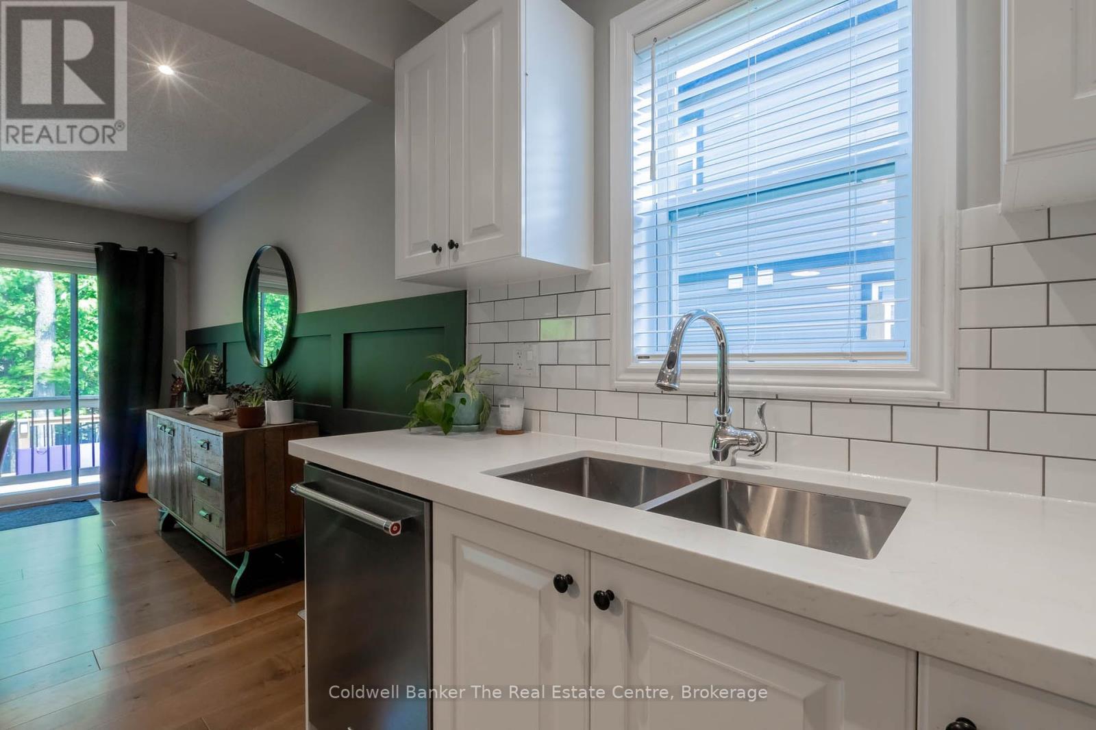 360 Wild Rose Drive, Gravenhurst, Ontario  P1P 1A1 - Photo 10 - X12307335