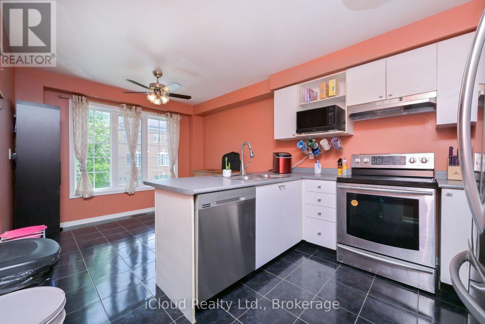 27 - 65 Brickyard Way, Brampton, Ontario  L6V 4M2 - Photo 4 - W12312830