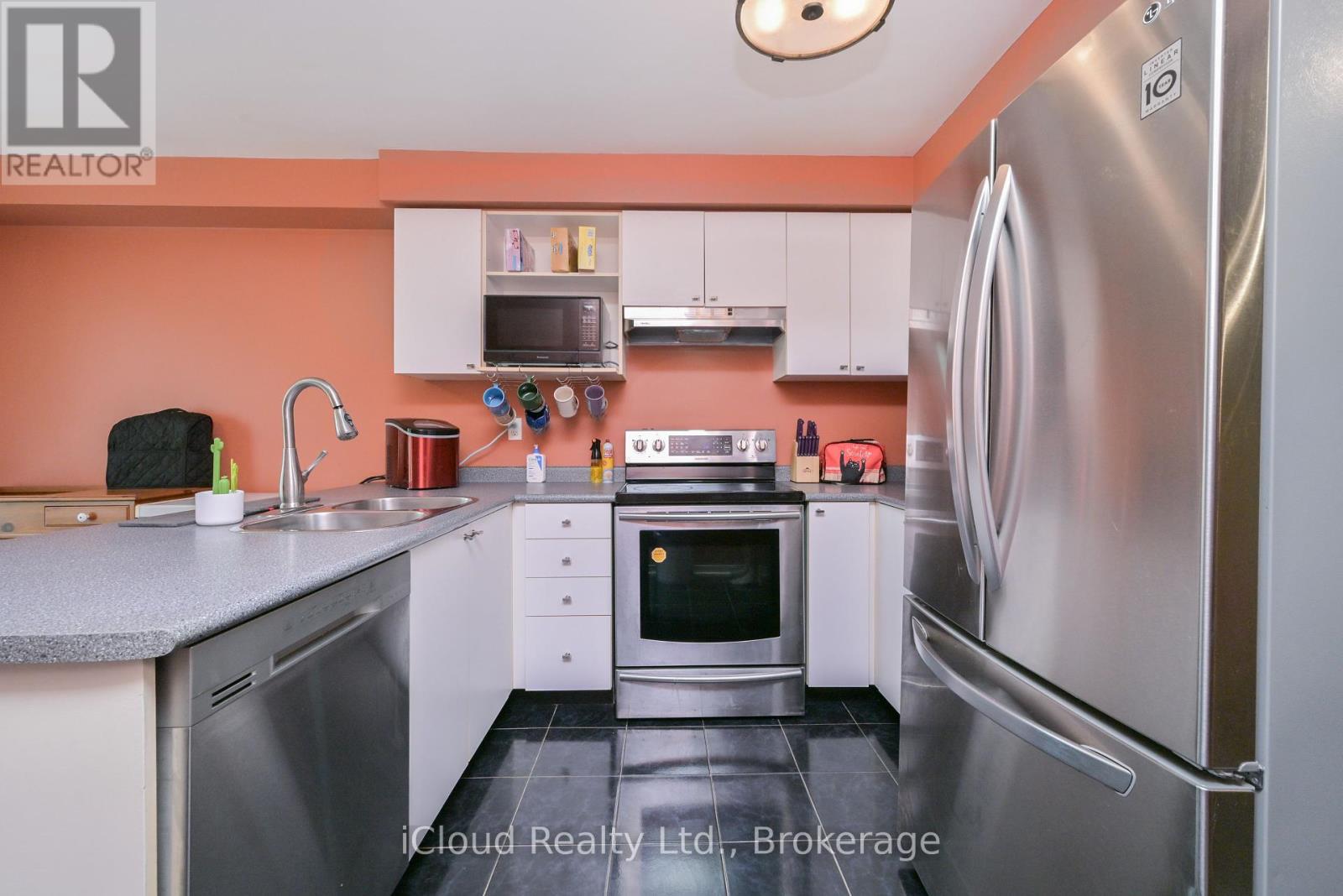 27 - 65 Brickyard Way, Brampton, Ontario  L6V 4M2 - Photo 5 - W12312830