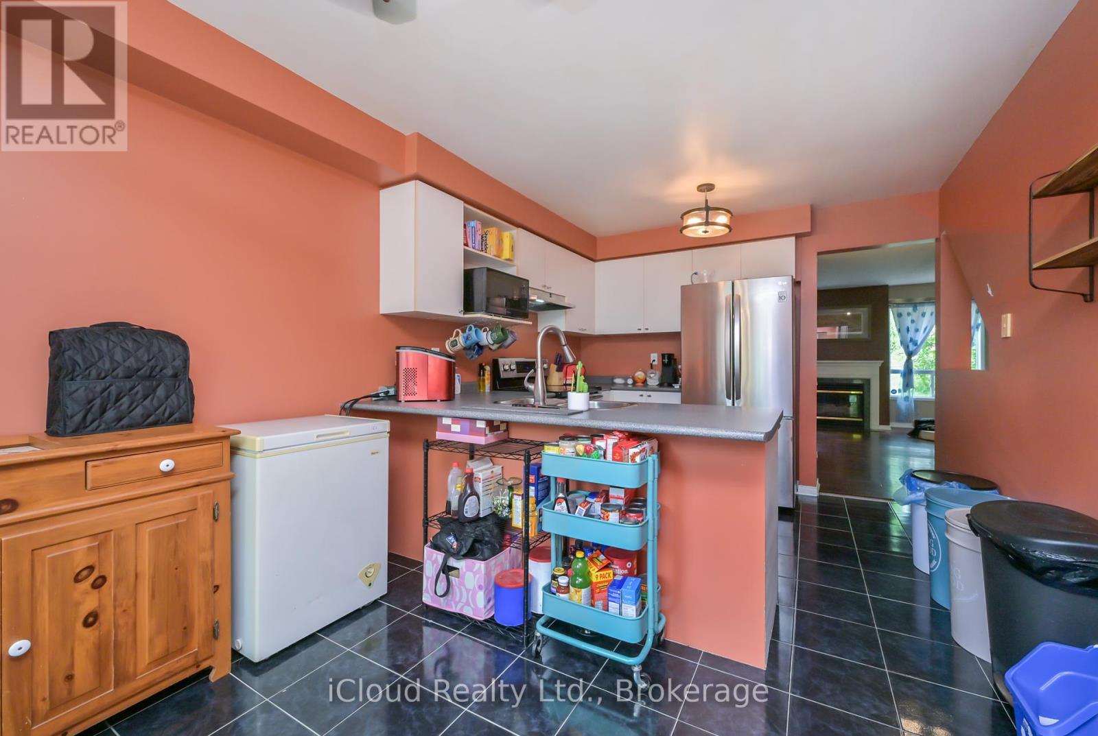 27 - 65 Brickyard Way, Brampton, Ontario  L6V 4M2 - Photo 6 - W12312830