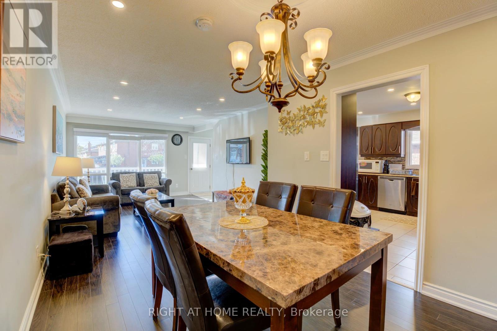 208 Meadows Boulevard, Mississauga, Ontario  L4Z 1J9 - Photo 10 - W12355374