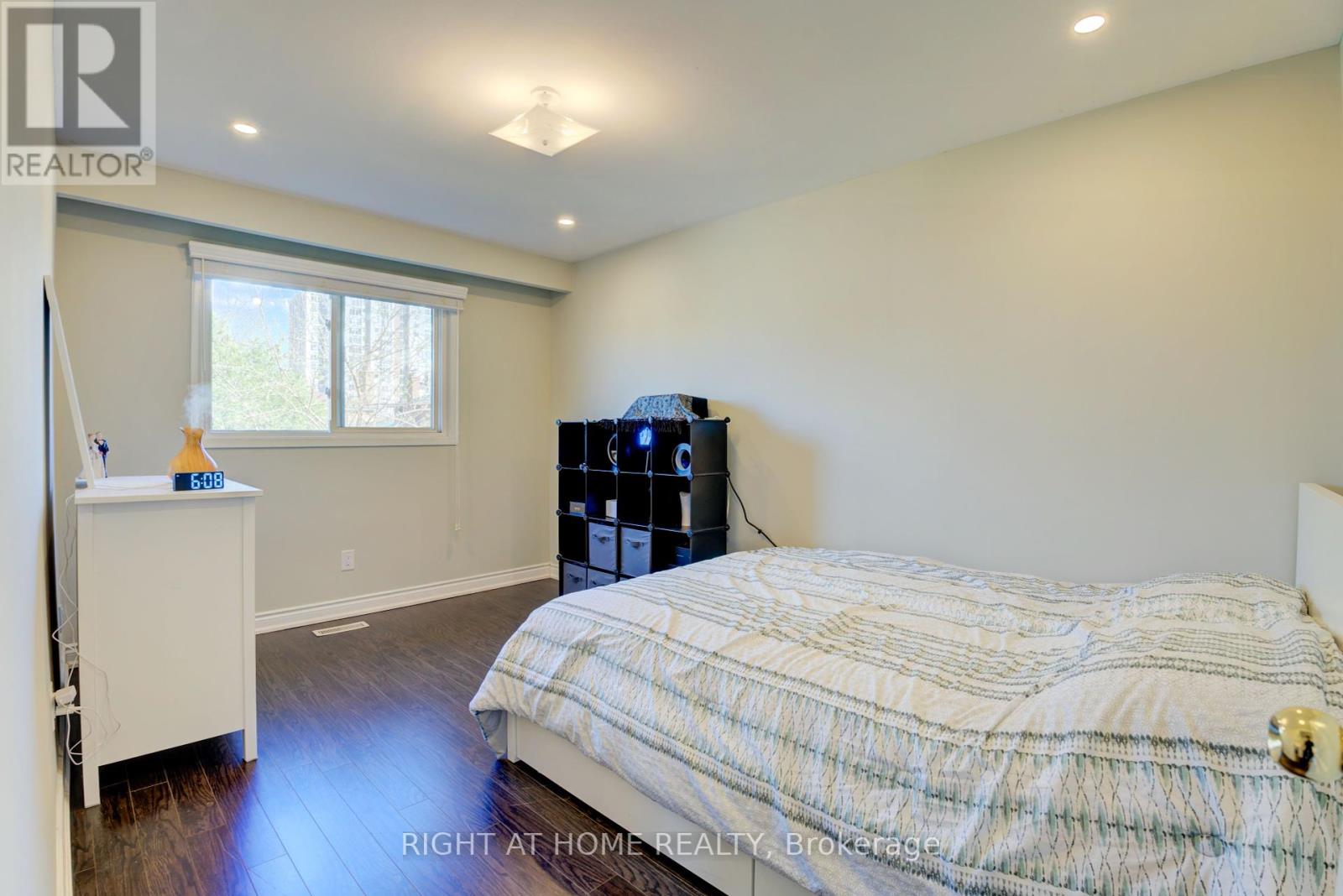 208 Meadows Boulevard, Mississauga, Ontario  L4Z 1J9 - Photo 15 - W12355374