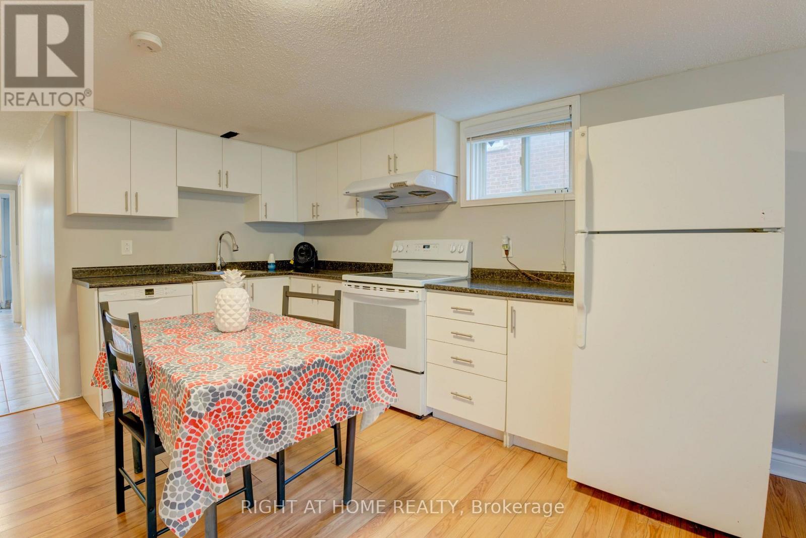 208 Meadows Boulevard, Mississauga, Ontario  L4Z 1J9 - Photo 23 - W12355374