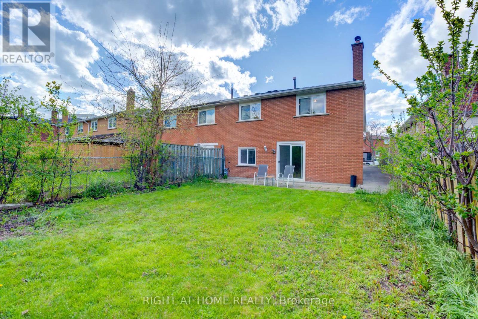 208 Meadows Boulevard, Mississauga, Ontario  L4Z 1J9 - Photo 35 - W12355374