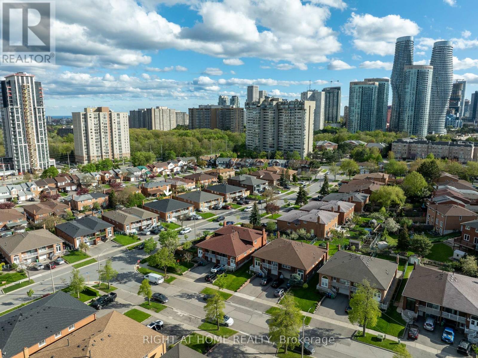 208 Meadows Boulevard, Mississauga, Ontario  L4Z 1J9 - Photo 37 - W12355374