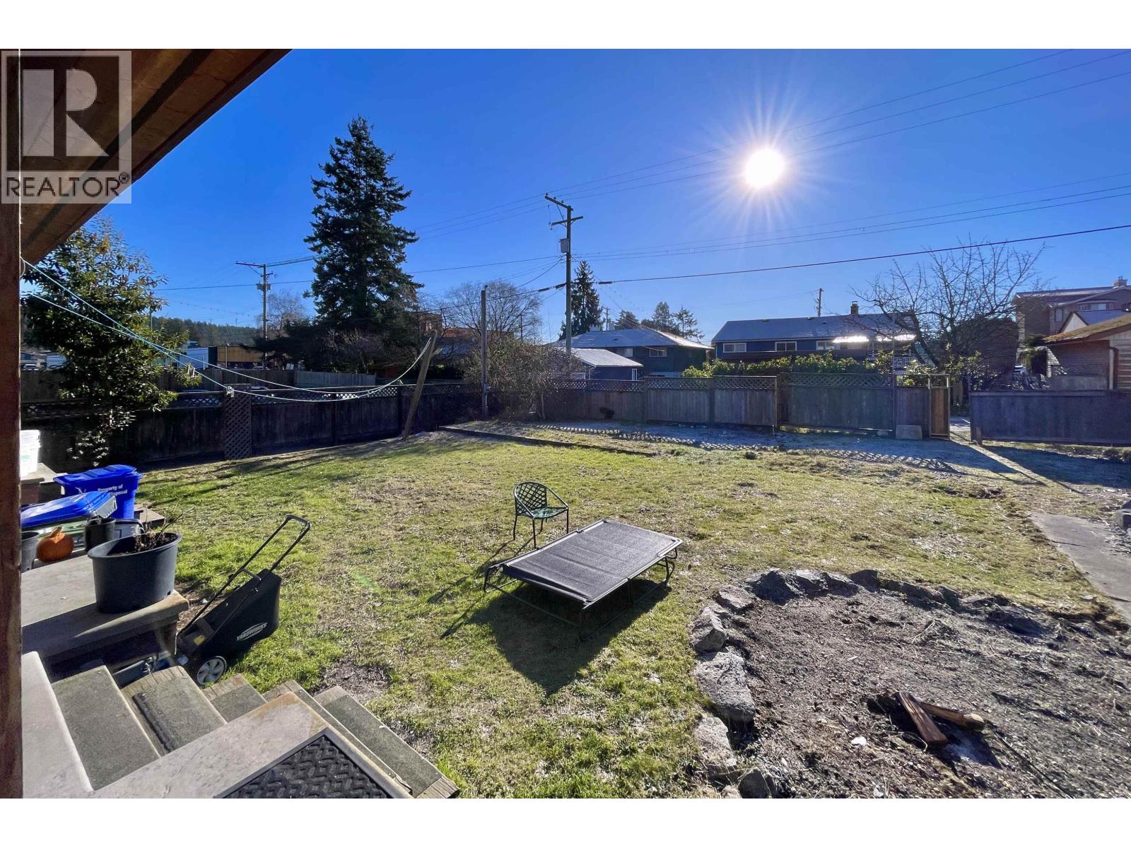 5693 Dolphin Street, Sechelt, British Columbia V0N 3A0 - Photo 24 - R3037819