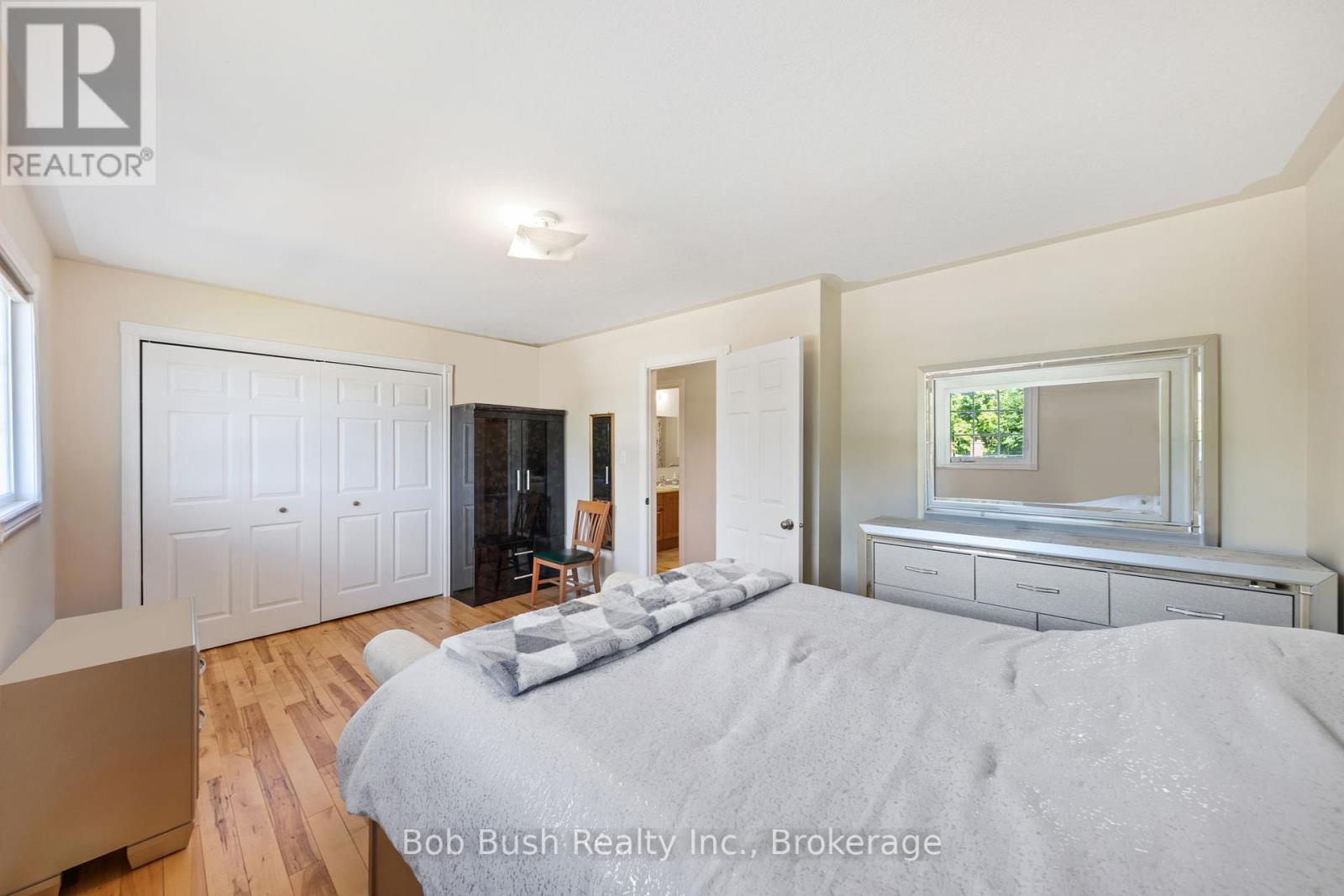 21 Church Street, Penetanguishene, Ontario  L9M 1A9 - Photo 25 - S12355433