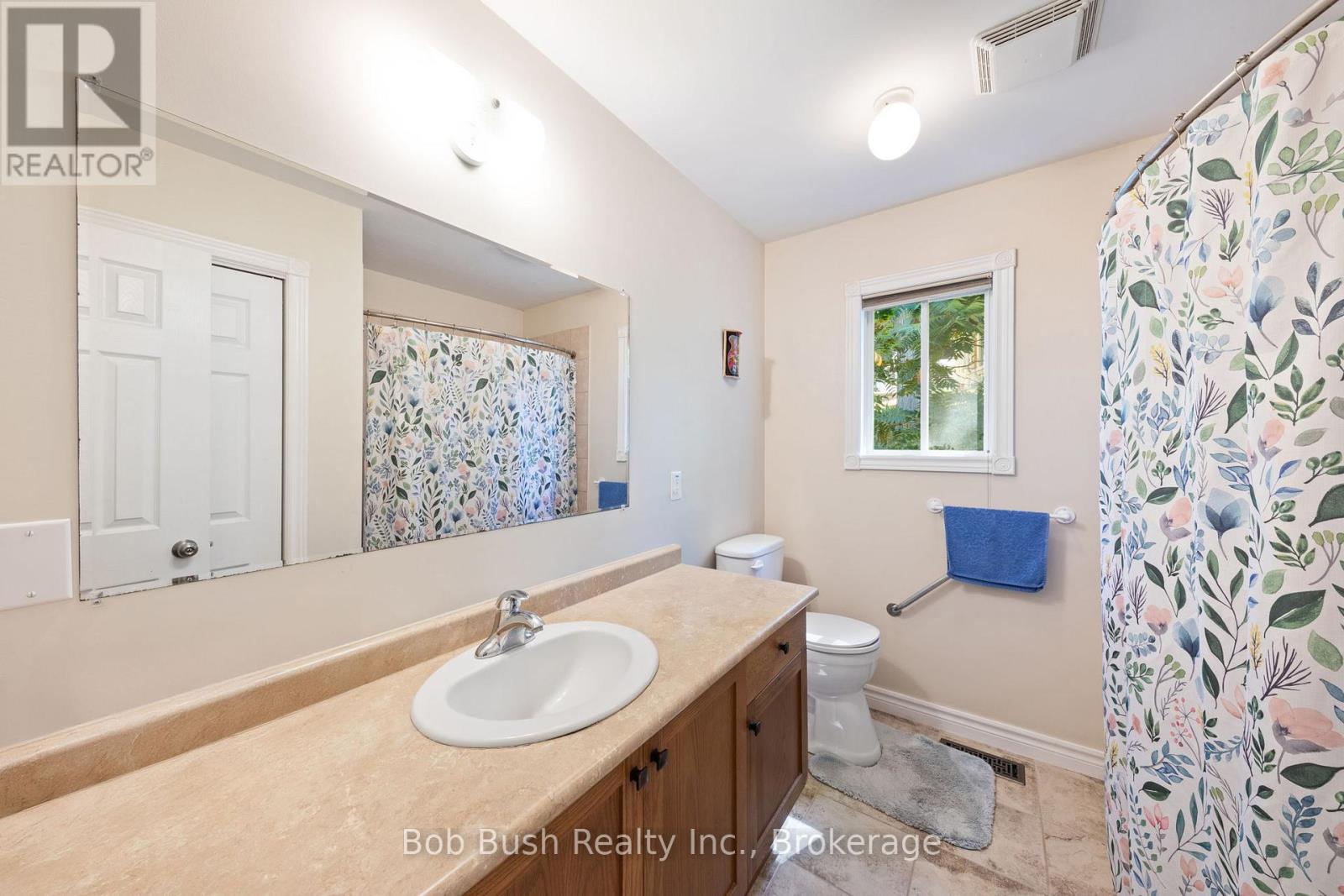 21 Church Street, Penetanguishene, Ontario  L9M 1A9 - Photo 27 - S12355433