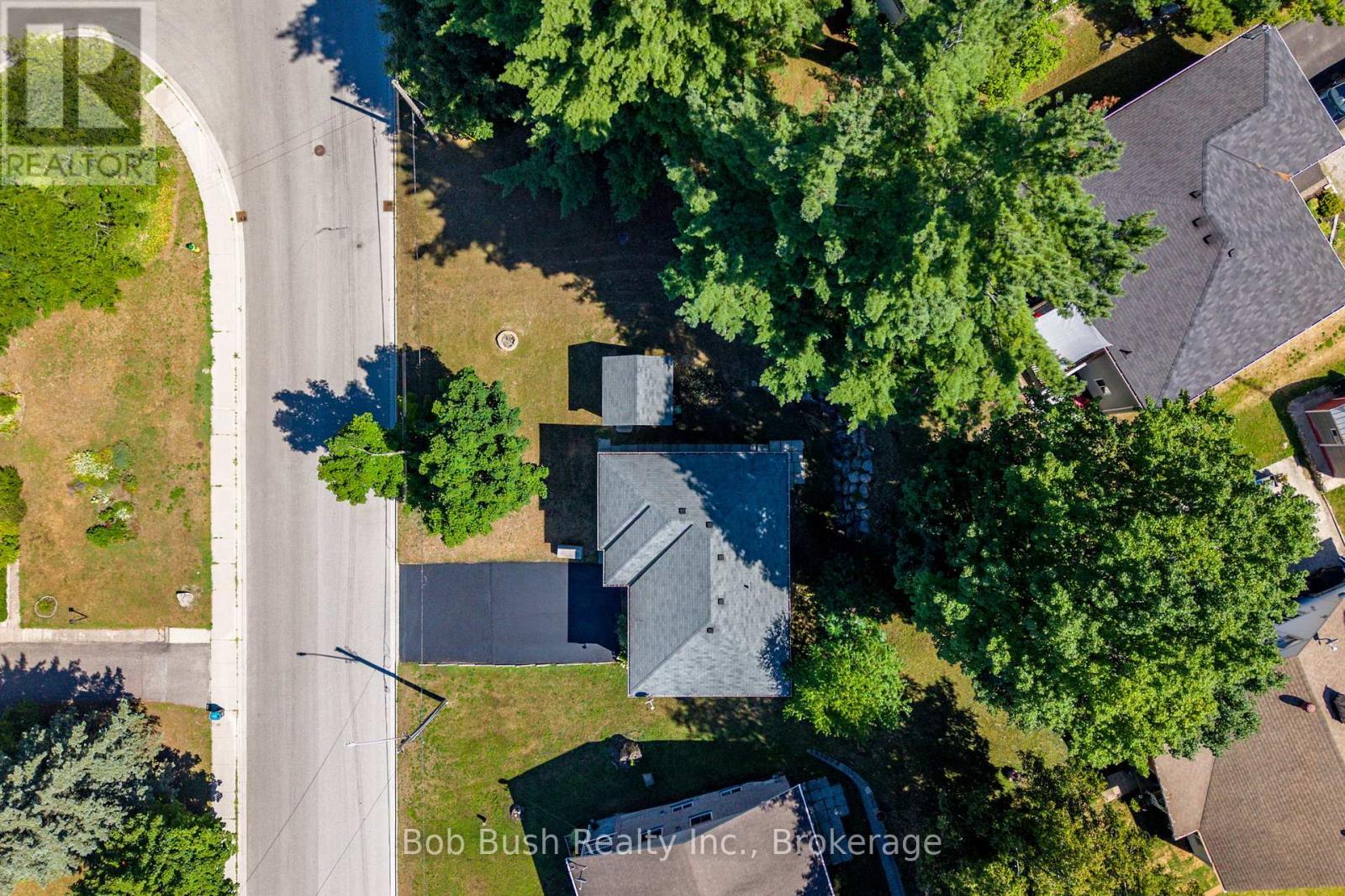 21 Church Street, Penetanguishene, Ontario  L9M 1A9 - Photo 35 - S12355433