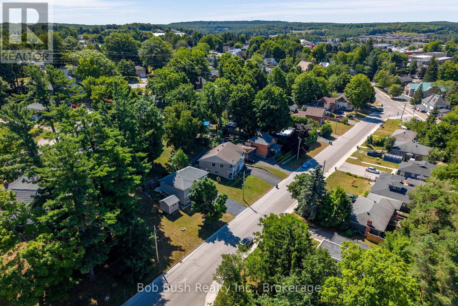 21 Church Street, Penetanguishene, Ontario  L9M 1A9 - Photo 36 - S12355433
