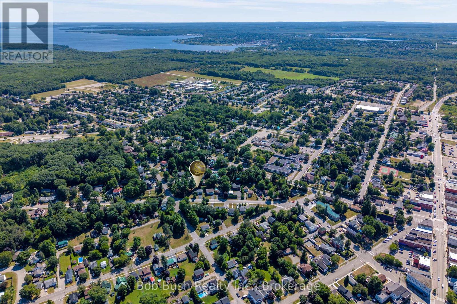 21 Church Street, Penetanguishene, Ontario  L9M 1A9 - Photo 38 - S12355433