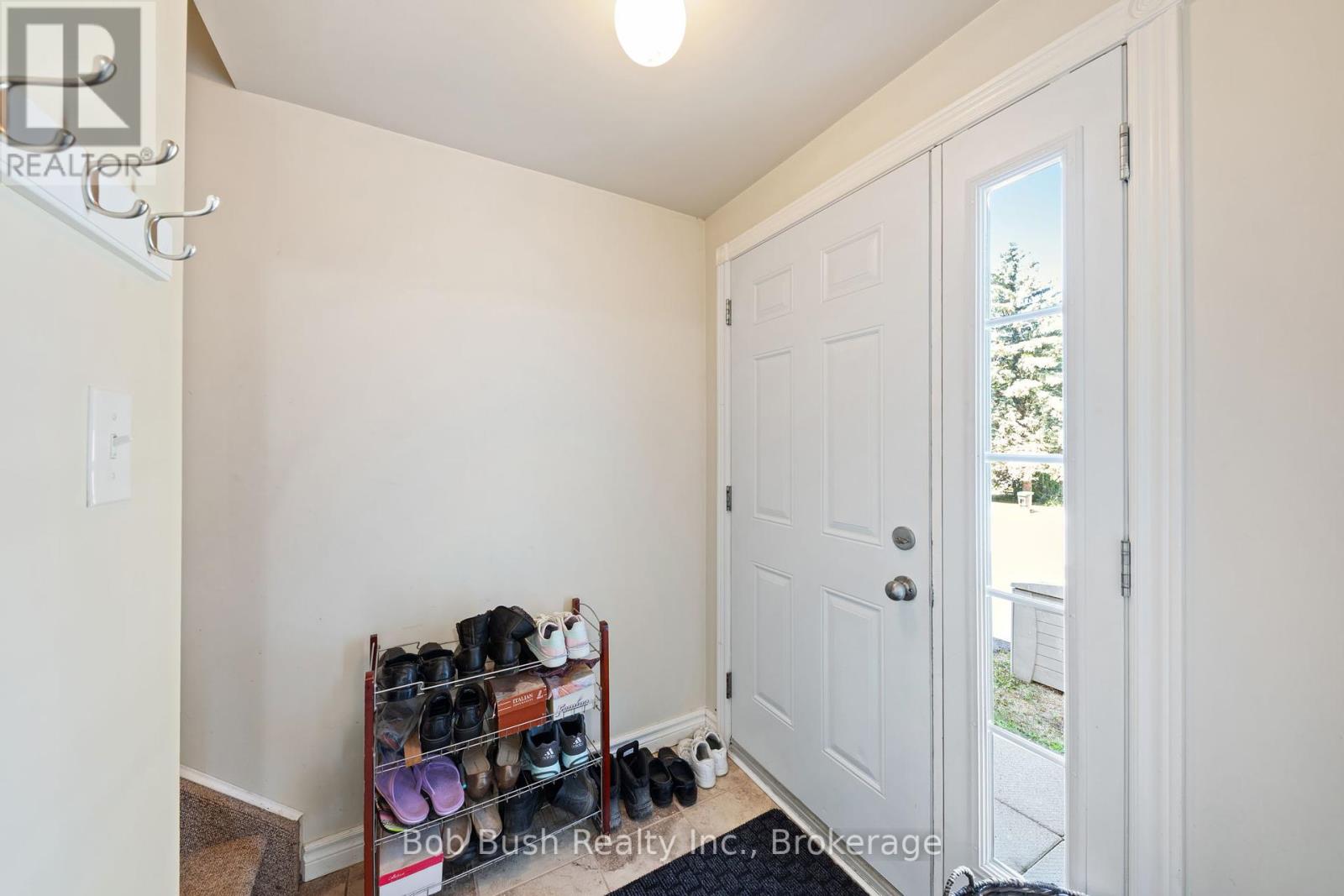 21 Church Street, Penetanguishene, Ontario  L9M 1A9 - Photo 6 - S12355433
