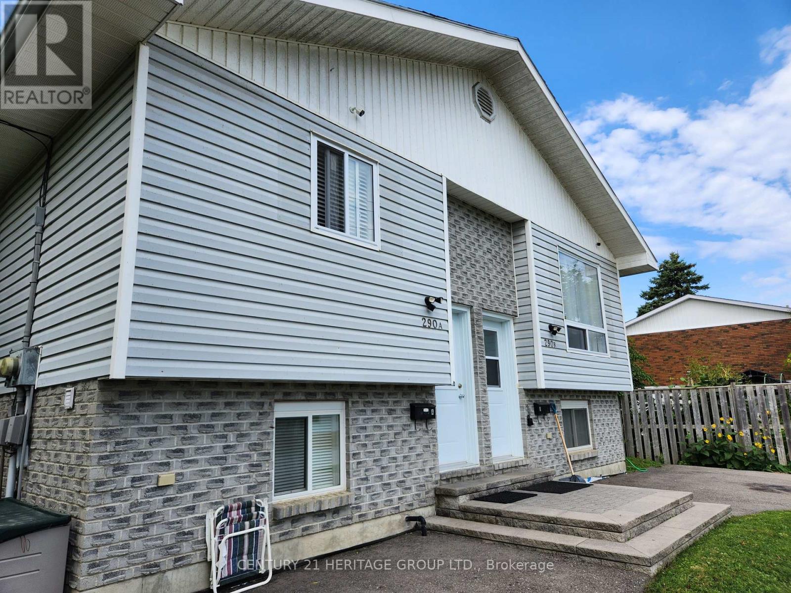 290 George Street, Midland, Ontario  L4R 2W9 - Photo 2 - S12355179