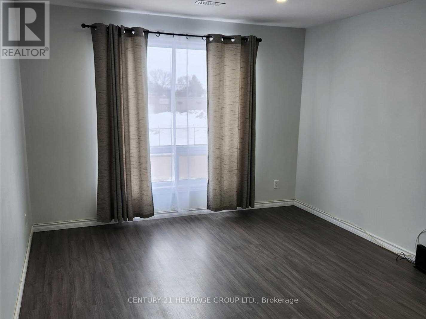 290 George Street, Midland, Ontario  L4R 2W9 - Photo 6 - S12355179