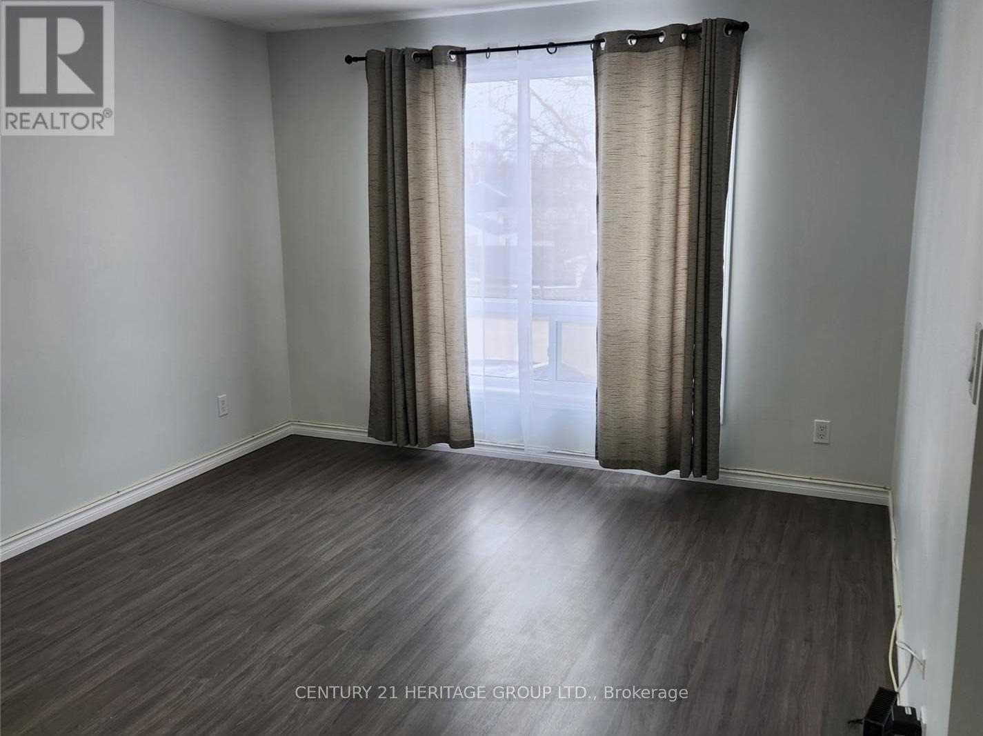 290 George Street, Midland, Ontario  L4R 2W9 - Photo 7 - S12355179