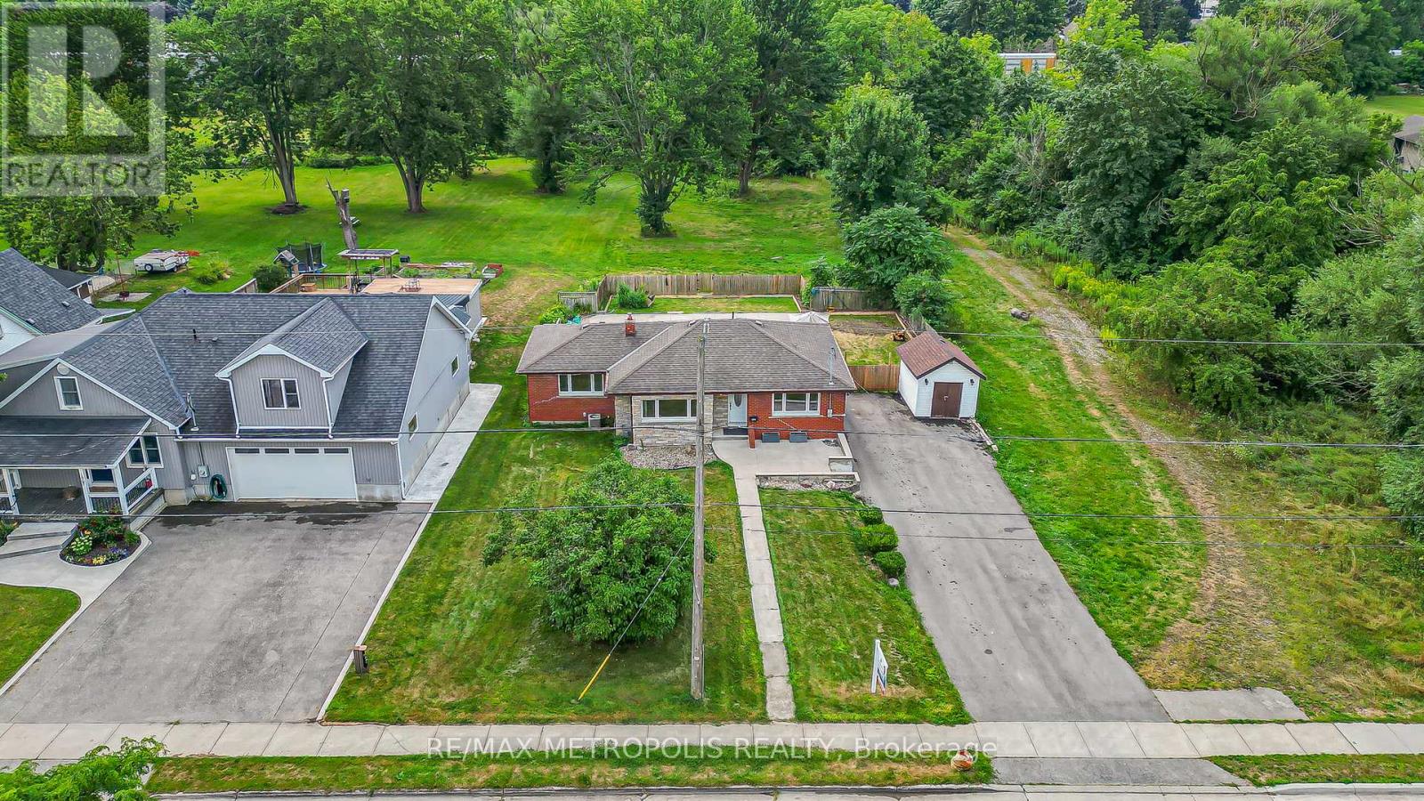 1859 Parkhurst Avenue, London East (East H), Ontario  N5V 2C4 - Photo 1 - X12355385