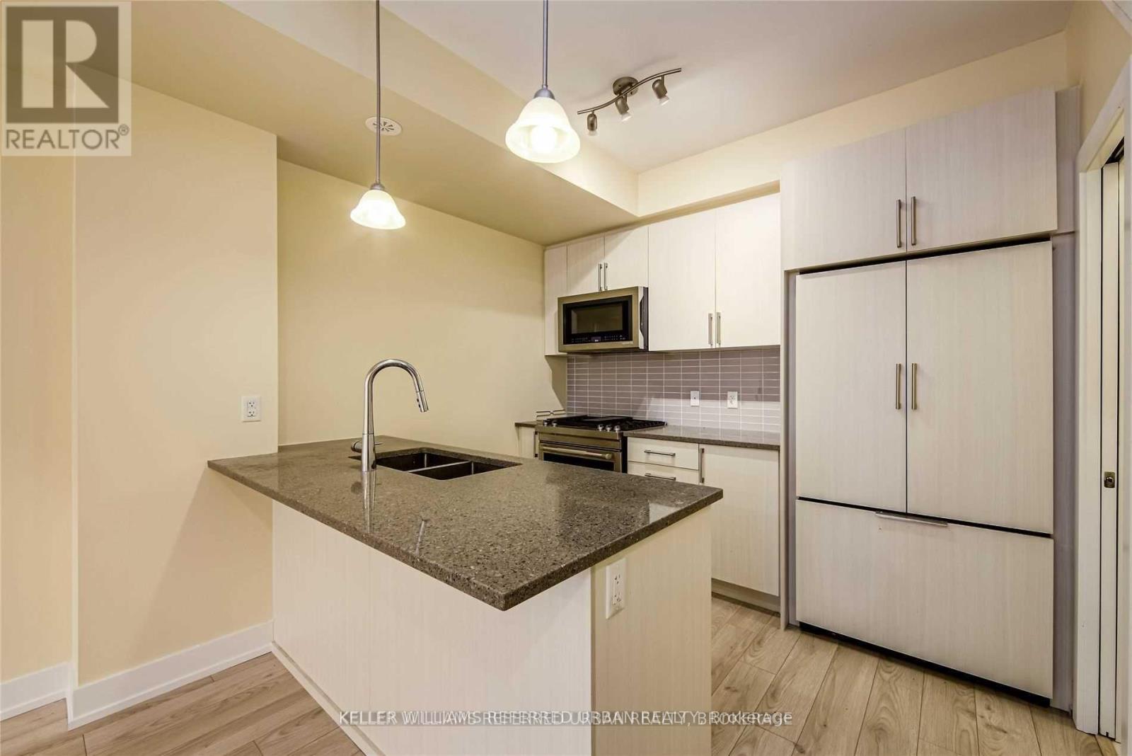 37 - 3 Elsie Lane, Toronto, Ontario  M6P 0B8 - Photo 13 - W12353059