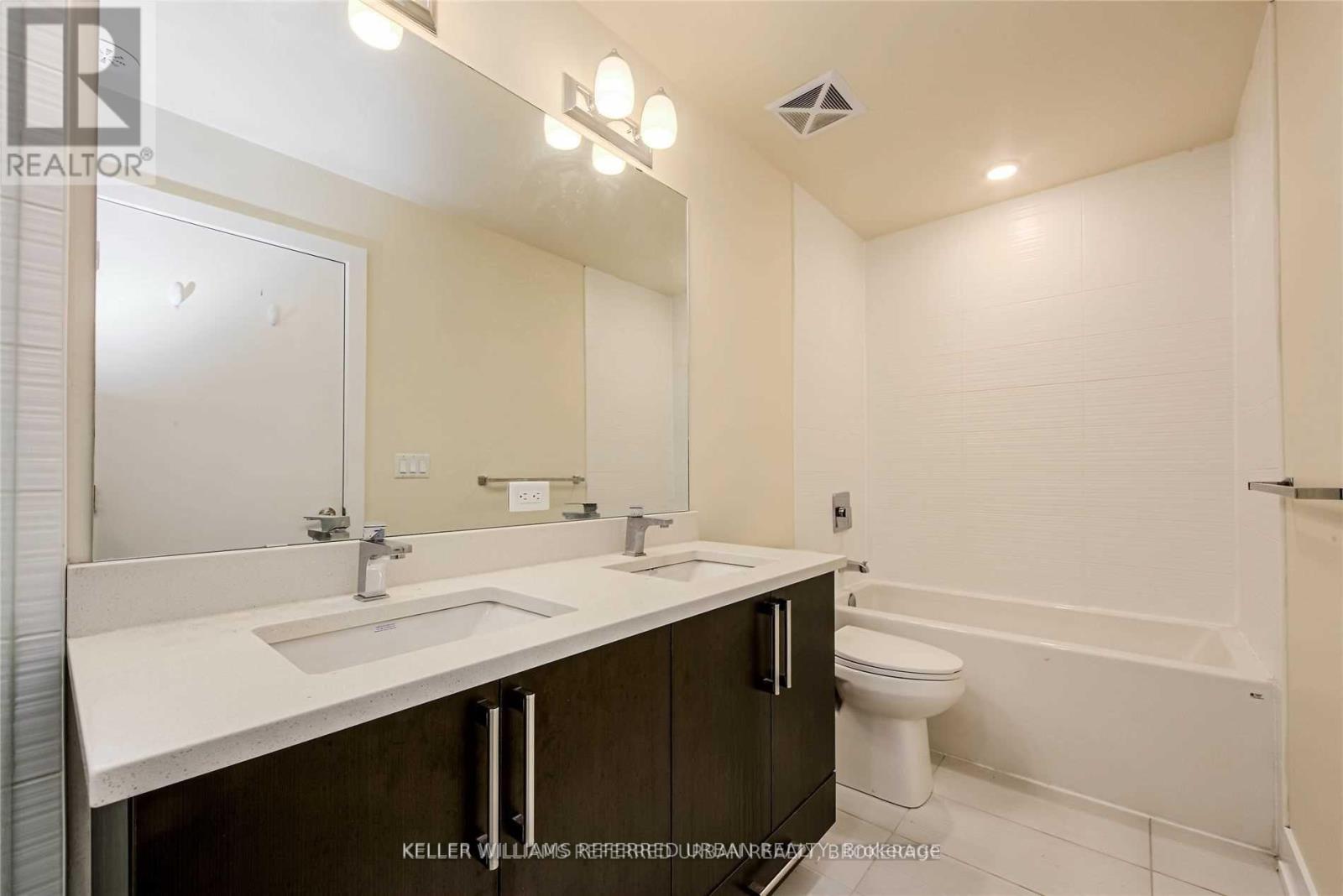 37 - 3 Elsie Lane, Toronto, Ontario  M6P 0B8 - Photo 20 - W12353059