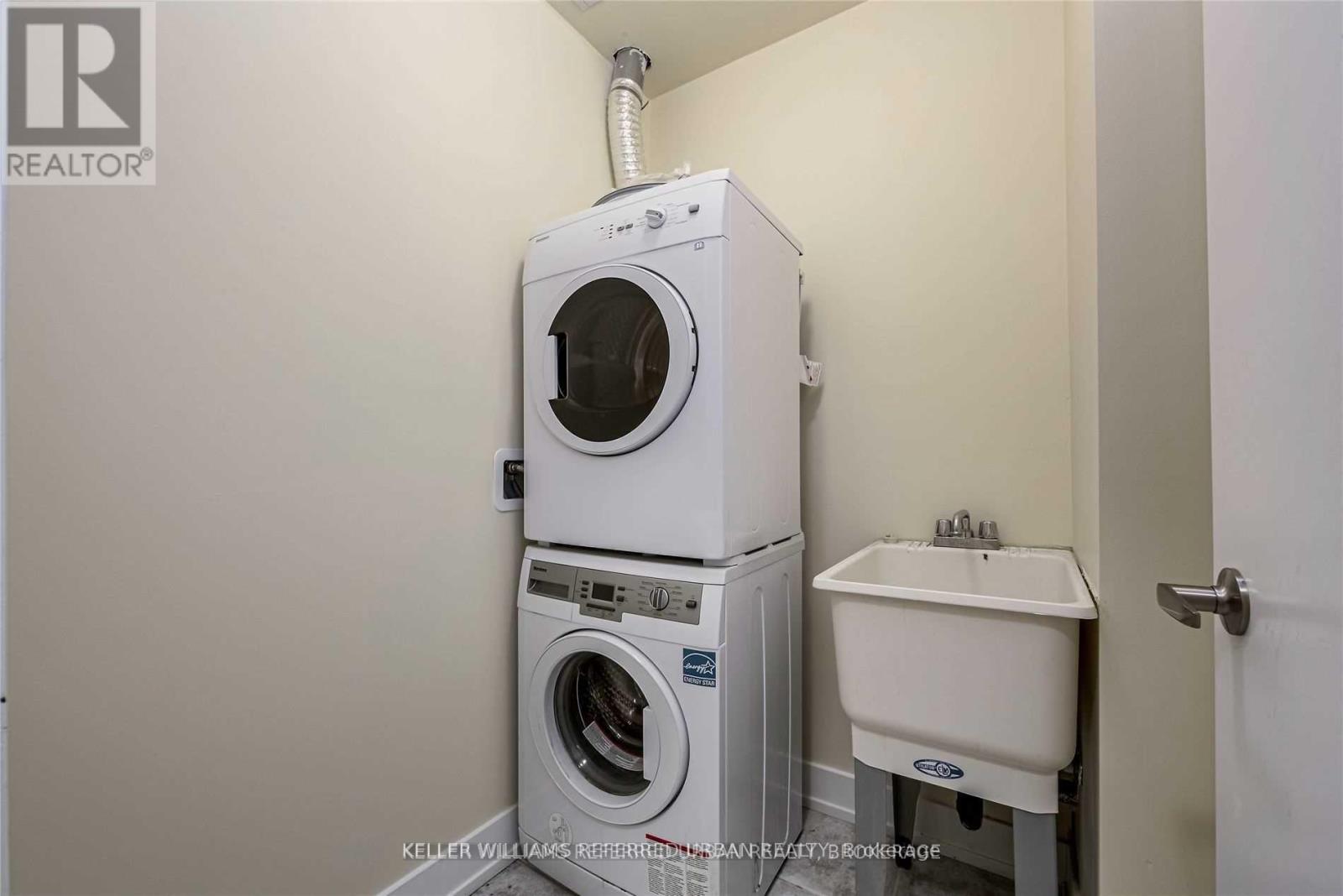 37 - 3 Elsie Lane, Toronto, Ontario  M6P 0B8 - Photo 18 - W12353059