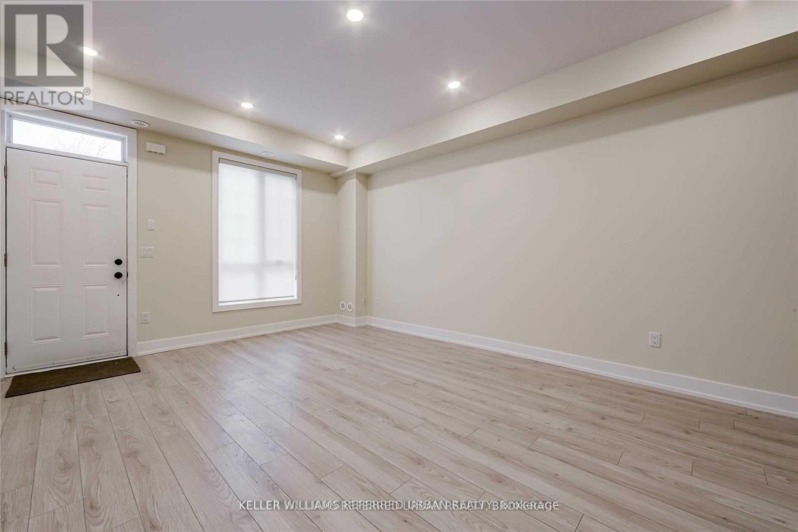 37 - 3 Elsie Lane, Toronto, Ontario  M6P 0B8 - Photo 6 - W12353059