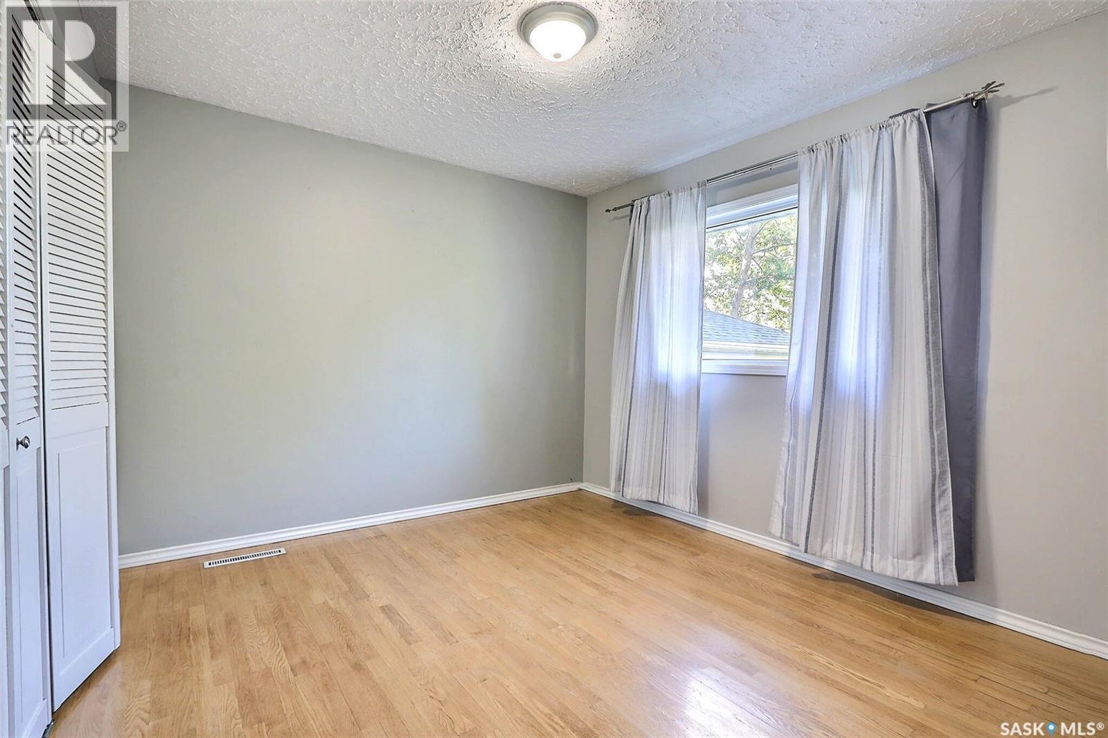 324 19th Street W, Prince Albert, Saskatchewan  S6V 4C7 - Photo 10 - SK016079